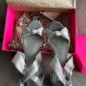 Betsey Johnson womens Calanthia size 7.5